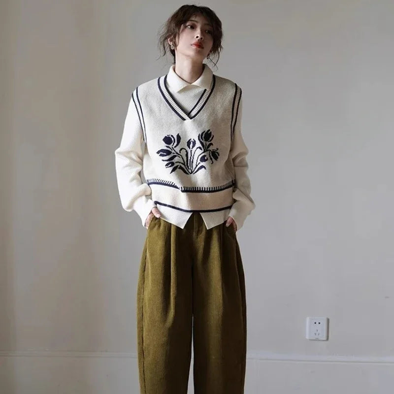 Graphic Knitted V-neck Top