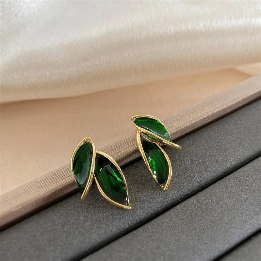 Sweet Leaf Stud Earrings For Women Fresh Blue And White Plant Ear Stud Exquisite Metal Style Earrings Elegant Jewelry Gift