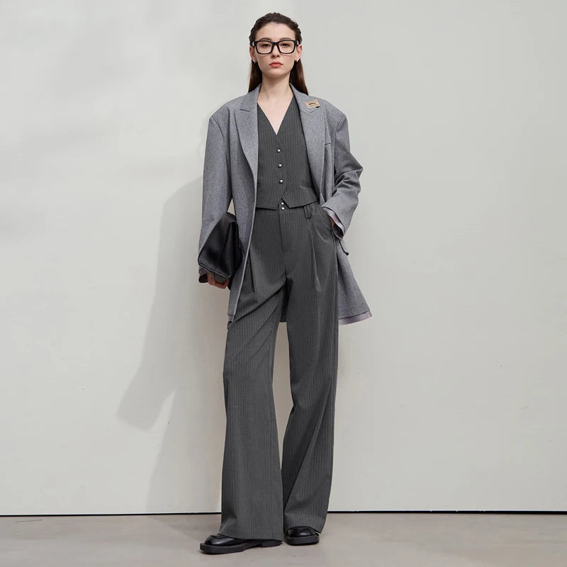 AMII Commuter Style Striped Vest Suit